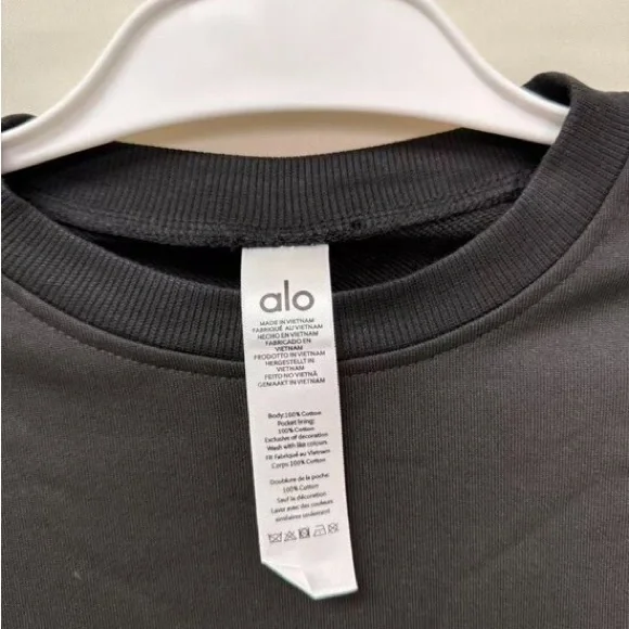 Alo Yoga Black Cropped Crew Neck Sweatshirt + High-Waisted Shorts Two-Piece Set - Picture 6 of 8